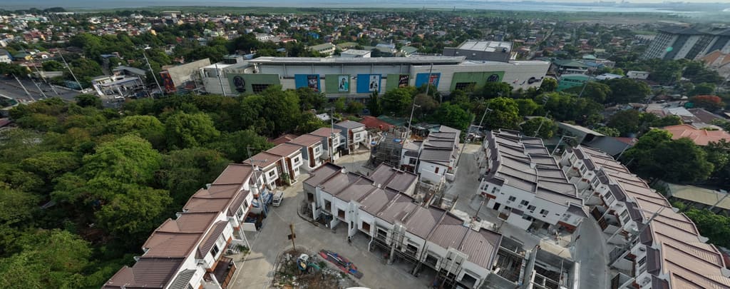 Sierra Manor Residences - Image 1