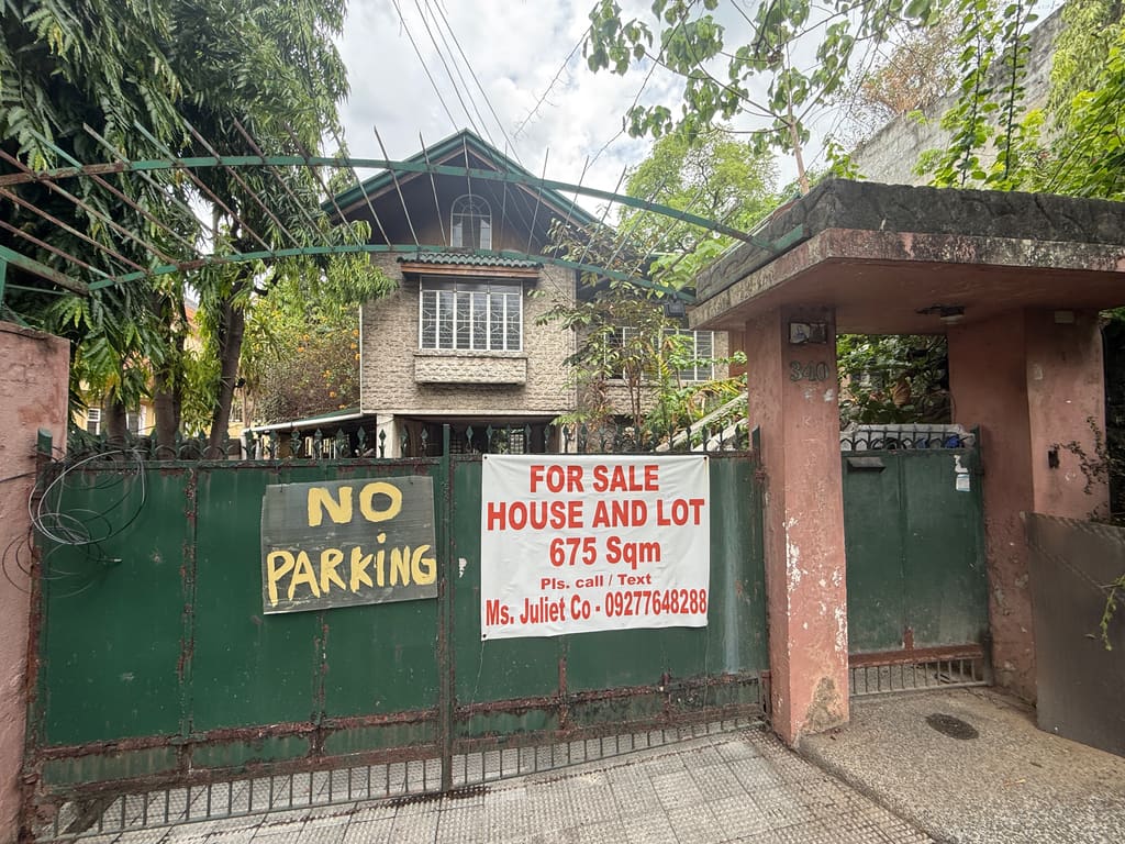 360° tour cover for Old houses with big lot in City of Pasig